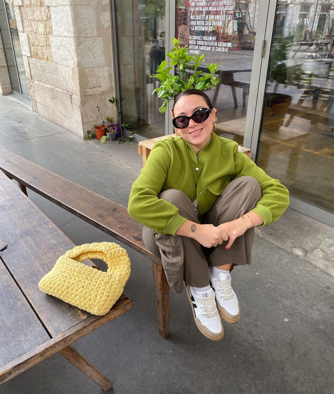 Photos d'influenceurs Instagram portant des Zèta. Baskets vegan à base de matières végétales.