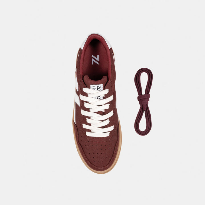 Vue de dessus des baskets bordeaux ZETA B3, affichant la silhouette et la semelle.
