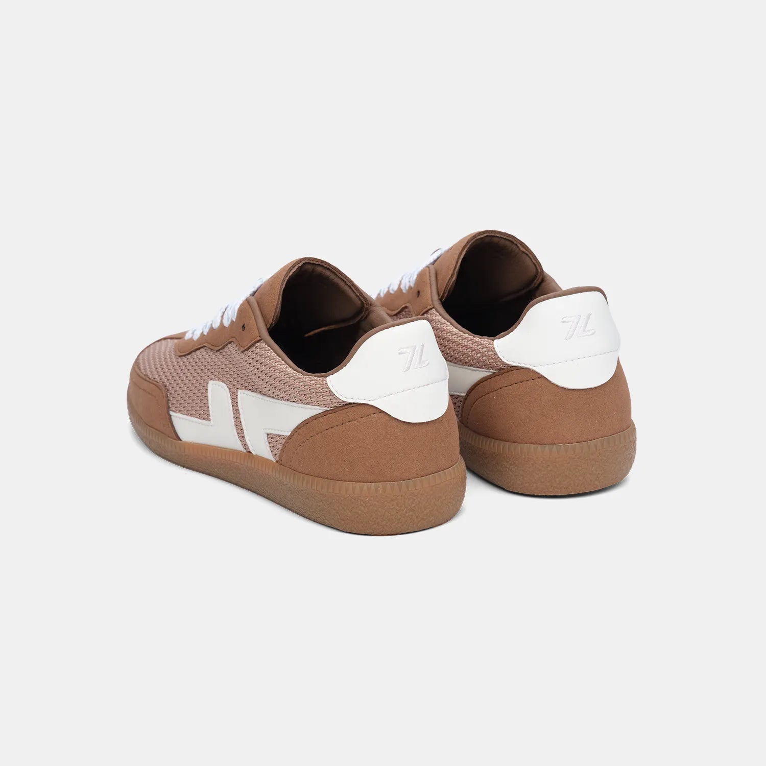 Vue arrière des baskets Cordura Moka, avec renforts visibles et semelle épaisse.