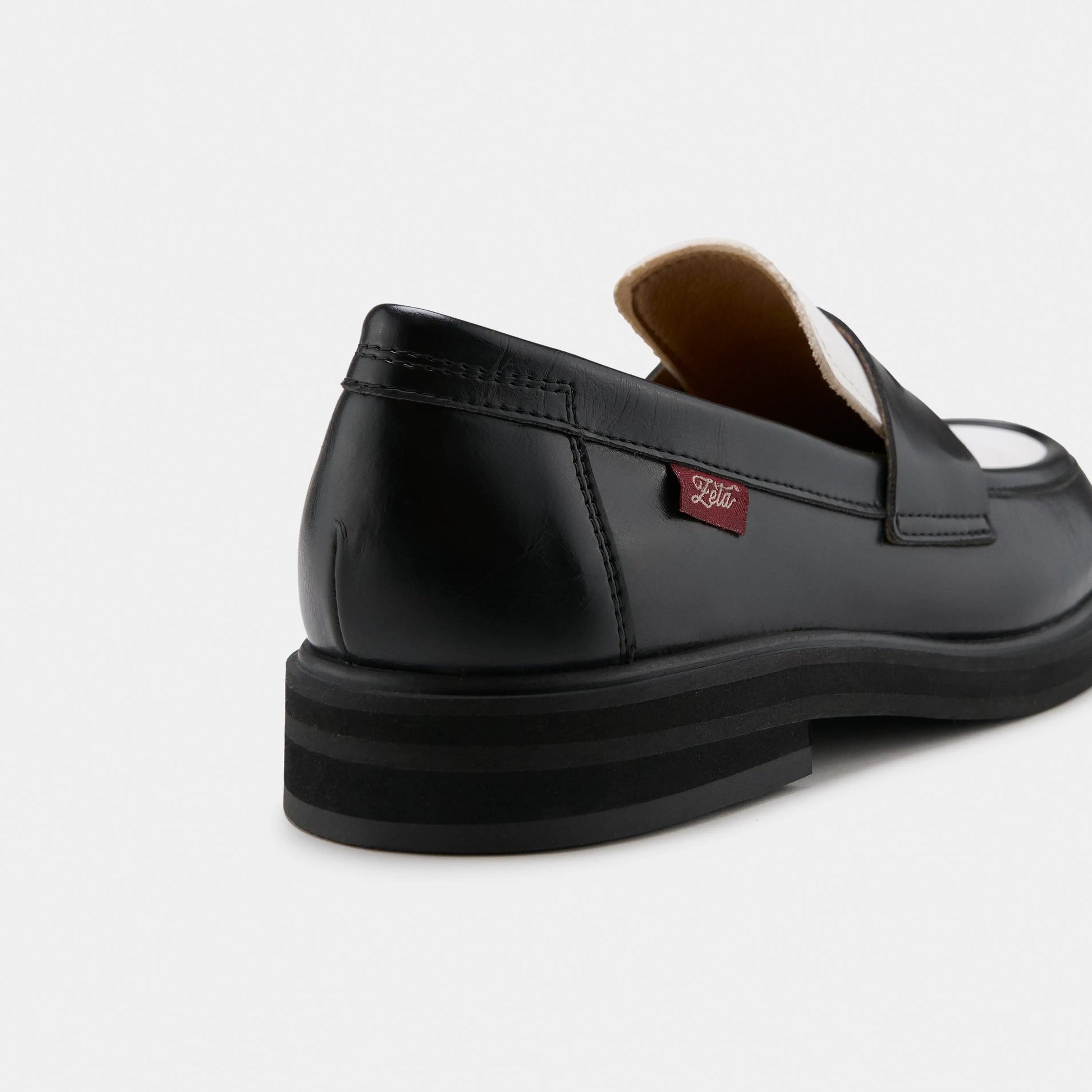 mocassins noir et blanc vegan