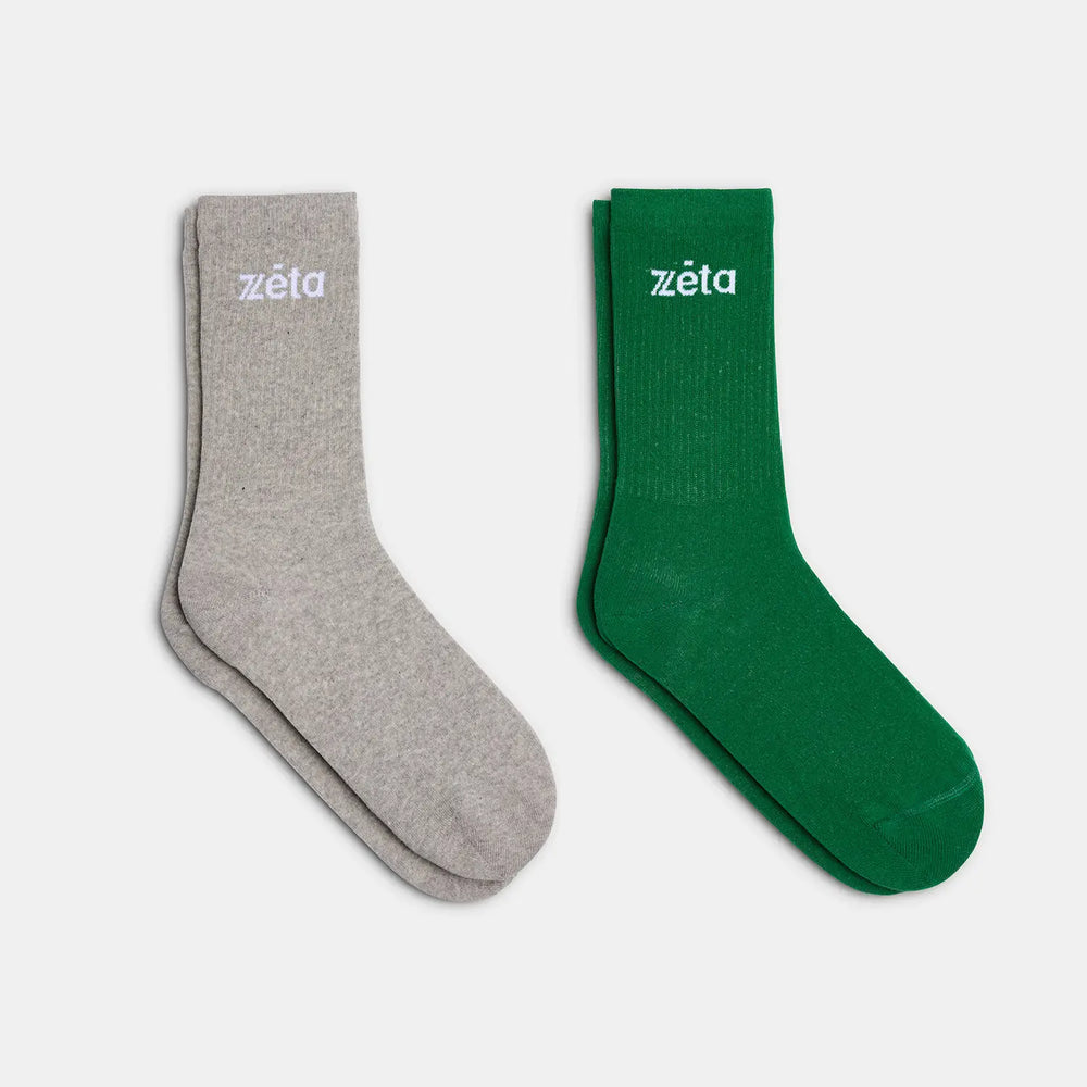 Ensemble de chaussettes éco-conçues avec une paire grise et une paire verte, pour un style naturel et moderne.