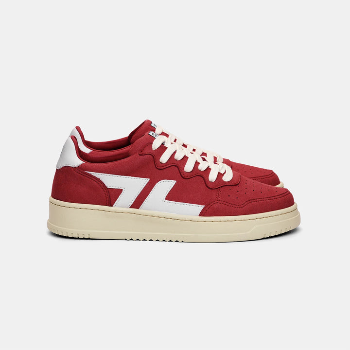 Vue de profil des baskets rouges Beta B3, style casual et moderne.